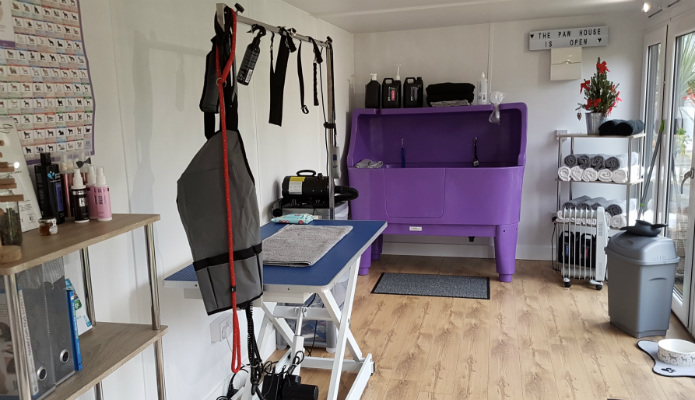 Dog grooming QCB garden studio 